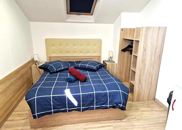 08 - Tres Joli Studio Tout Equipe Avec Parking Privatif Gratuit, Grand Fourgon Possible, Tout Le Linge De Maison Est Fourni